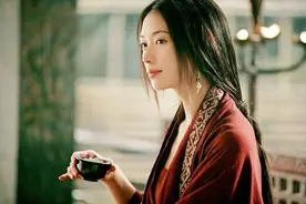三国后宫有多乱？刘备睡觉有特殊癖好，曹操连自己的儿媳妇也要抢图片