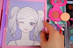 迷你化妆秀，给芭比卡通纸画漂亮妆，简单好学又好看，女生很喜欢