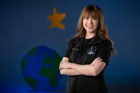 29岁骨癌幸存者将携假肢登上太空，成为灵感4号第二位乘客图片