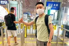 丁俊晖启程赴英备战世锦赛，“丁奥会”或再上演图片