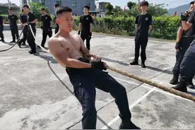 快来看，南安公安秀肌肉！网友：分分钟想报警！图片