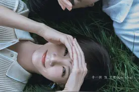 胡一天、李一桐主演的《亲爱的挚爱的》海报官宣，CP感还可图片