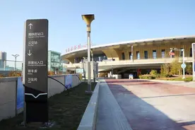 乌鲁木齐火车站喜迎出行新方式-请注意查收图片