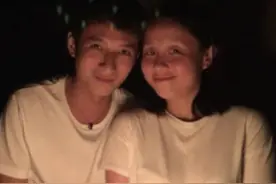 龙丹妮出席活动遭喊倒闭，老同学何炅被曝收粉丝金条，两人齐翻车图片