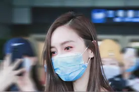 Angelababy杨颖今日机场私服，是薰衣草紫的酸奶女孩啊图片