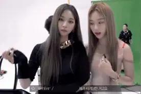韩女团成员镜头前遭偷拍？男生故意靠近明星背后，疑拿手机拍裙底图片