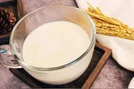 怎样磨豆浆，用生豆子还是熟豆子？做错了，难怪有豆腥味口感差图片