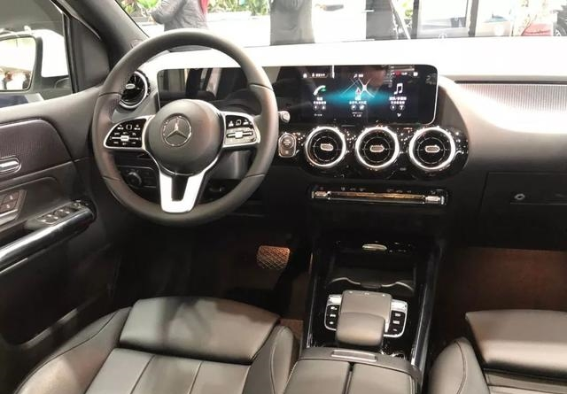 2020款奔驰B200时尚型测评：内饰豪华，实用性强悍