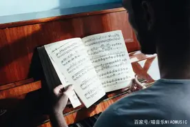 学钢琴费眼，越学越近视，真的假的？图片
