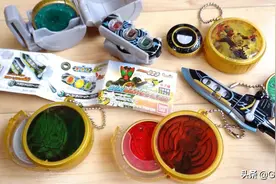 「假面骑士」假面骑士欧兹 OOO 十年前的扭蛋 欧兹套装图片