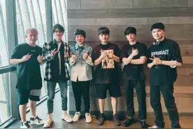 若风重回斗鱼，宣布转型LOL手游主播，为了冲击联赛名额他拼了图片