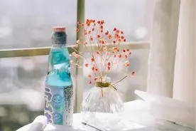 在职场取胜的，是那些不计较个人得失辛勤工作、持续不懈努力的人图片