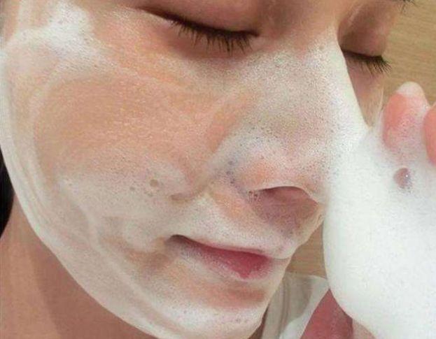 皂基和氨基酸，到底有什么区别？看肤质选洗面奶，不然会伤脸