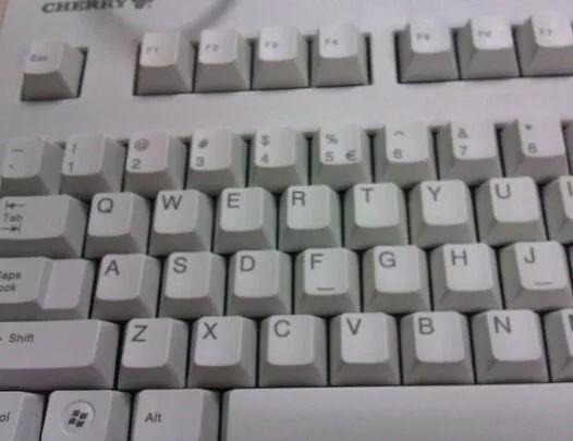 这些五毛钱特效都不到的幼稚小游戏，我玩了好几十年