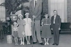 50张惊奇的真实照片，2.72米世界最高人类，华丽服装的印度刽子手图片