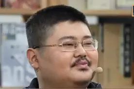 15岁高一男孩沉迷游戏梦想当电竞王者，扬言要买别墅给父母图片