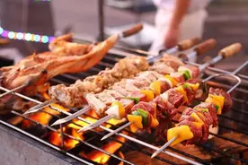 在美食云集的宋朝汴京：烤、熏、烧、煨四大派系，撑起了烧烤江湖图片