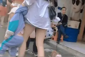 小姨带娃的路子有多野？看完这几张图，网友：这届小姨跟宝宝有仇图片