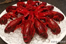为啥虾尾比小龙虾还便宜？水产老板道出猫腻，瞬间觉得虾尾不香了图片
