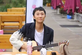 对话新青年｜宝藏音乐人宋秉洋：把对成都的思念之情写成歌图片
