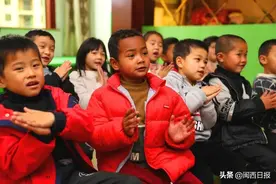 可爱~ 龙岩这个小镇来了三个“中非宝宝”图片