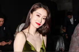 芭莎内场国货礼服受瞩目，张小斐美艳赵丽颖华贵，丁真身段太娇小图片