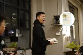 40岁刚翻红的男明星，综艺带货却大翻车？我的傻老公笑着下单了图片