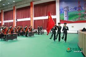 @退役军官：愿你光荣地走，正如当年骄傲地来图片