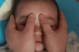 为什么孩子会对着“空房间”说有人？不是迷信，听听这科学道理图片