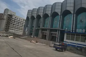 乌鲁木齐最大客运站开拆！这里有你满满的回忆吗？来看它最后一眼图片