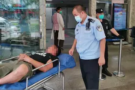蛇真的会装死吗？佛山男子打死眼镜蛇，凑近看时蛇突然暴起咬伤图片
