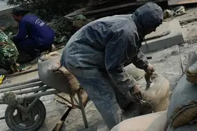 广西老陈兄弟俩花十多万元钱买下一整栋楼，真的是捡漏吗图片