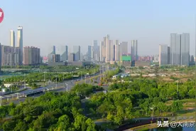 不愧是南京版陆家嘴，又一条地铁进展很快，还有500米高楼在建图片