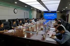 西安市人大常委会副主任李宁君视察西安中院民事审判工作图片