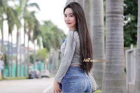 牛仔裤小姐姐就是那么性感，惊艳。。。。图片