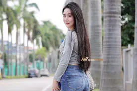 牛仔裤小姐姐就是那么性感，惊艳。。。。图片