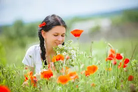 《苦命的丽莎》：俄国卖花姑娘相爱贵族青年失身、如何投水自尽？图片