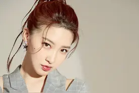 空乘专业出身的演员，赵丽颖肖燕上榜，最后一位被赞“不老女神”图片