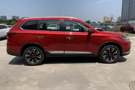 7座车终于6年免检！日系SUV欧蓝德口碑好，空间还大图片