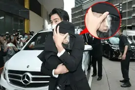 赌王何鸿燊告别会现场，何猷君奚梦瑶现身，长孙何广燊首露正脸图片