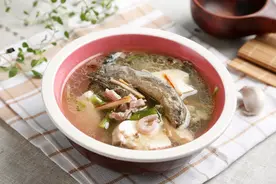 好吃又不长肉，身体虚？一遇天热就自汗、盗汗多？试试这碗神奇泥鳅汤图片