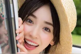 J联赛队长热恋日本女星，泉里香身材颜值双在线，帅哥美女好配图片