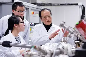 中国82岁老人攻破世界难题！500万奖金不交一分税，美国关注图片