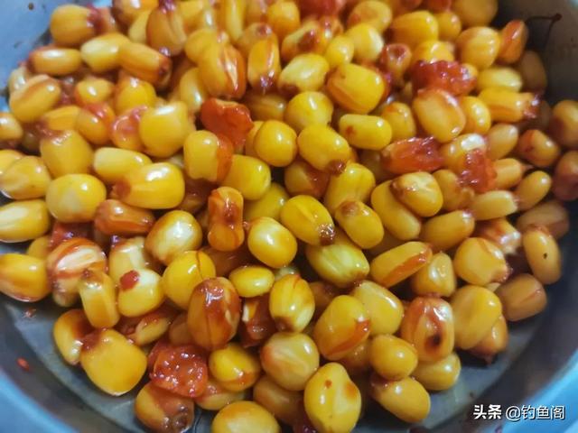 老玉米一煮一泡变窝料，密封两天就能用，野钓打窝效果真好