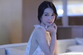 谁记得“39岁薛凯琪”？穿深V礼服裙优雅性感，妆容妩媚美回19岁图片