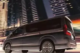 丰田“海尔法”干掉别克GL8，6座9座随便选，比埃尔法大一圈图片