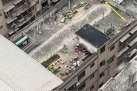 广西一男子在楼顶跑步，踩出了明显的跑道，网友：他可能抑郁了图片