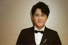 靳东：与江珊同居5年，为什么转身却娶了二婚的李佳？图片