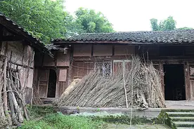 不是同一个村的村民之间签订的房屋买卖合同是否有效？图片