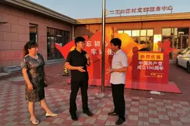 这小伙儿为嘛“混”进广场舞队伍？图片